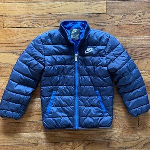 Nike lightweight puffer. Boys size 6/7. Navy blue.